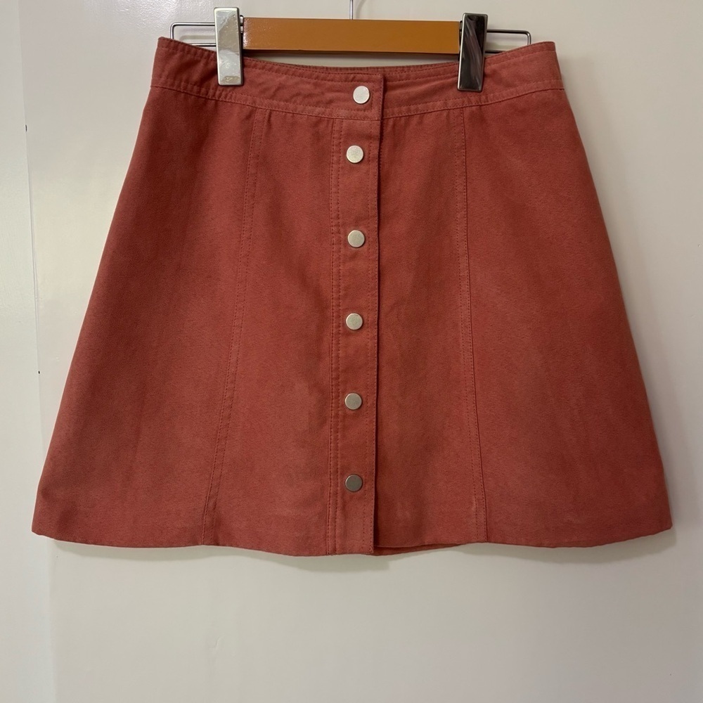 Divided| H&M| Cute A-Line Pinky-Orange Snap Front Faux Suede Mini Skirt Sz 4